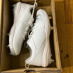 Never worn softball cleats